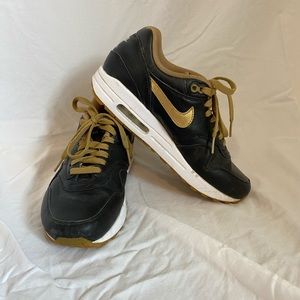 NikeiD Air Max shoes